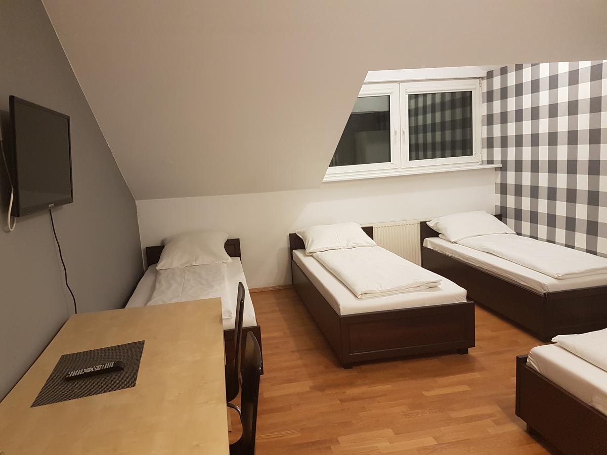 Duszka Hostel วอร์ซอ ภายนอก รูปภาพ